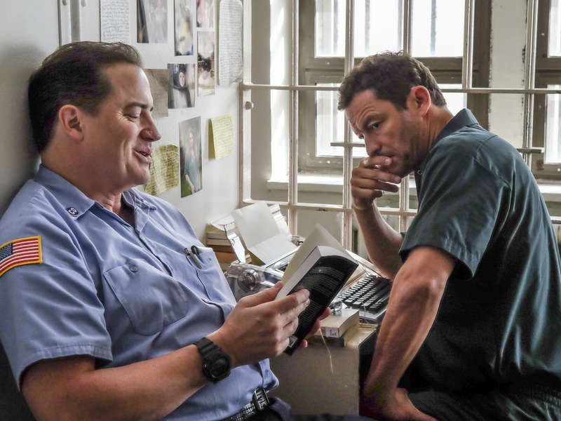 Brendan Fraser as Gunther and Dominic West as Noah Solloway in The Affair (season 3, episode 3). - Photo: Phil Caruso/SHOWTIME - Photo ID: TheAffair_303_4347